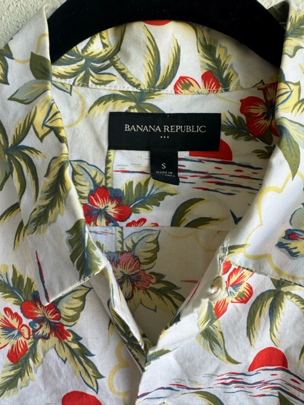 Banana Republic White Short-Sleeve Tropical Print Button-Down Shirt size S